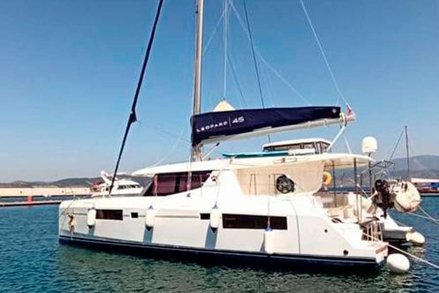 CATAMARAN LEOPARD - IZMIR