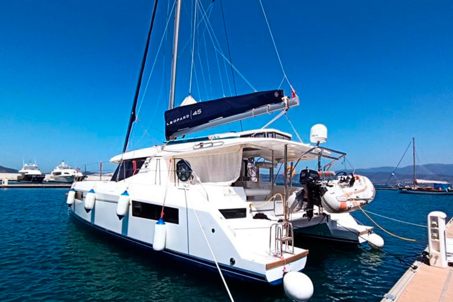 CATAMARAN LEOPARD - IZMIR