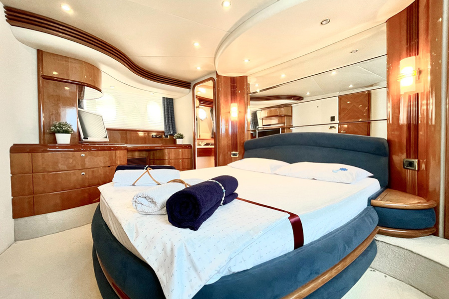 YACHT AZIMUT 68 PLUS - KEMER