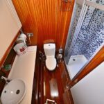 gulet-luce-del-mare-bathroom